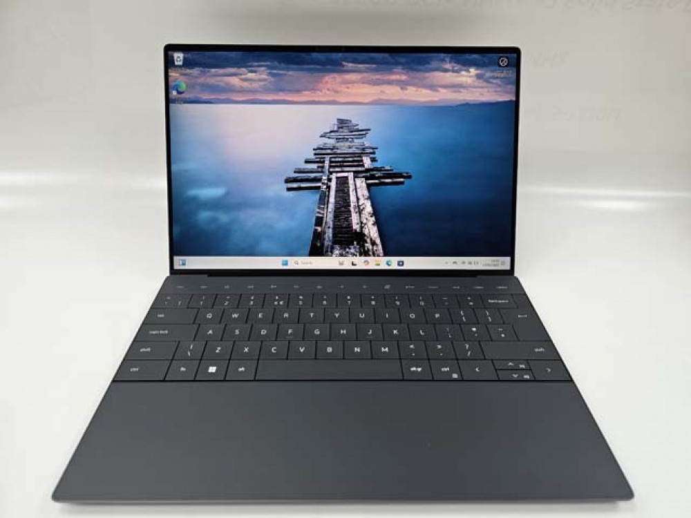 Dell XPS 9320 Plus 13th Gen i7-1360P 1TB SSD 16GB RAM 13.4" FHD+ Touch W11 Pro Dell XPS 9320 Plus 13th Gen i7-1360P 1TB SSD 16GB RAM 13.4" FHD+ Touch W11 Pro