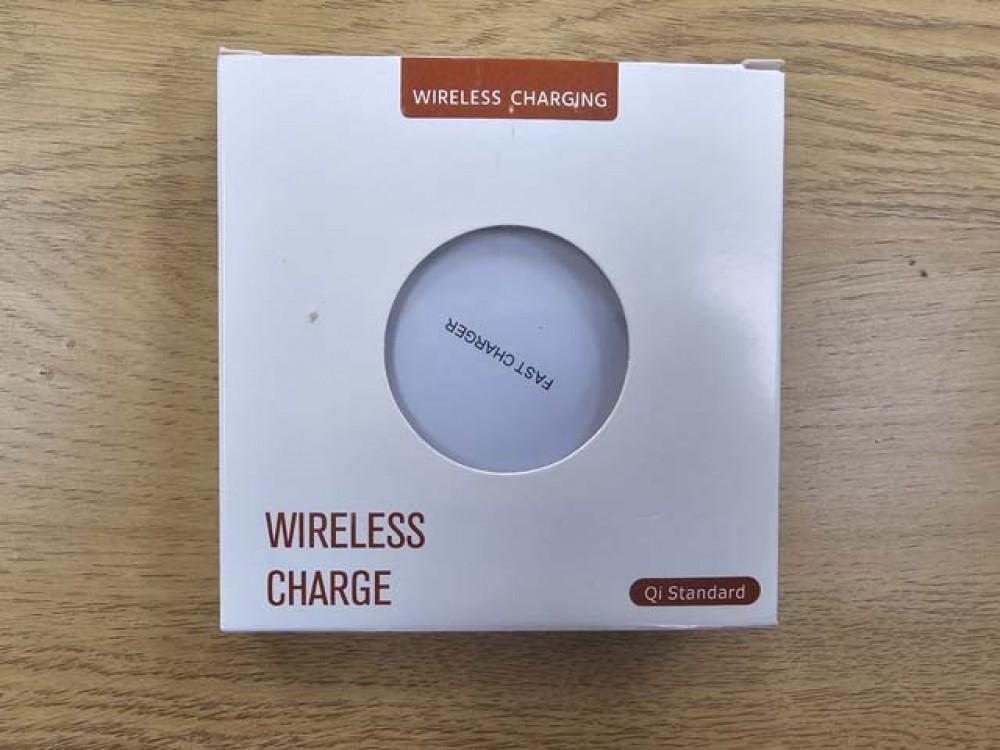 Fast Wireless Charger Charging Pad For Apple iPhone 15 & Samsung WHITE Fast Wireless Charger Charging Pad For Apple iPhone 15 & Samsung WHITE