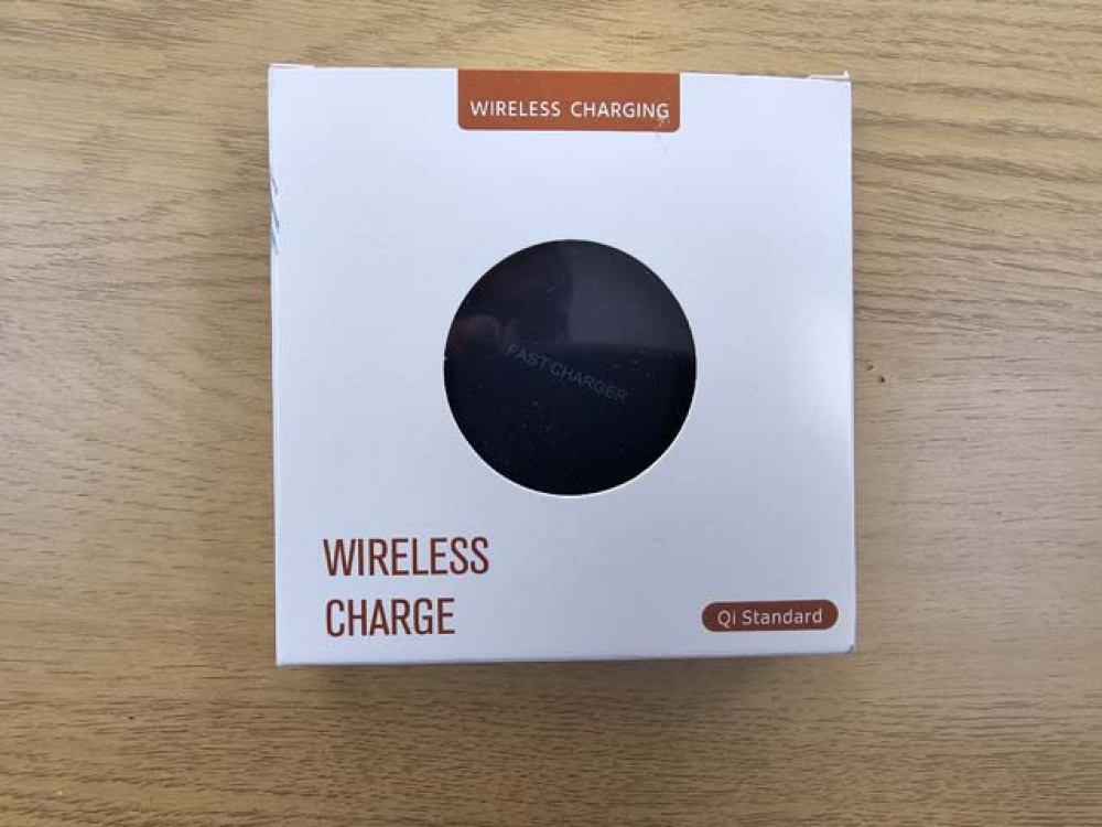 Fast Wireless Charger Charging Pad For Apple iPhone 15 & Samsung Black Fast Wireless Charger Charging Pad For Apple iPhone 15 & Samsung Black